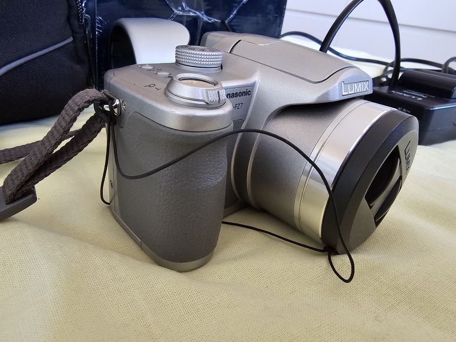 Фотоапарат Panasonic FZ7 Lumix