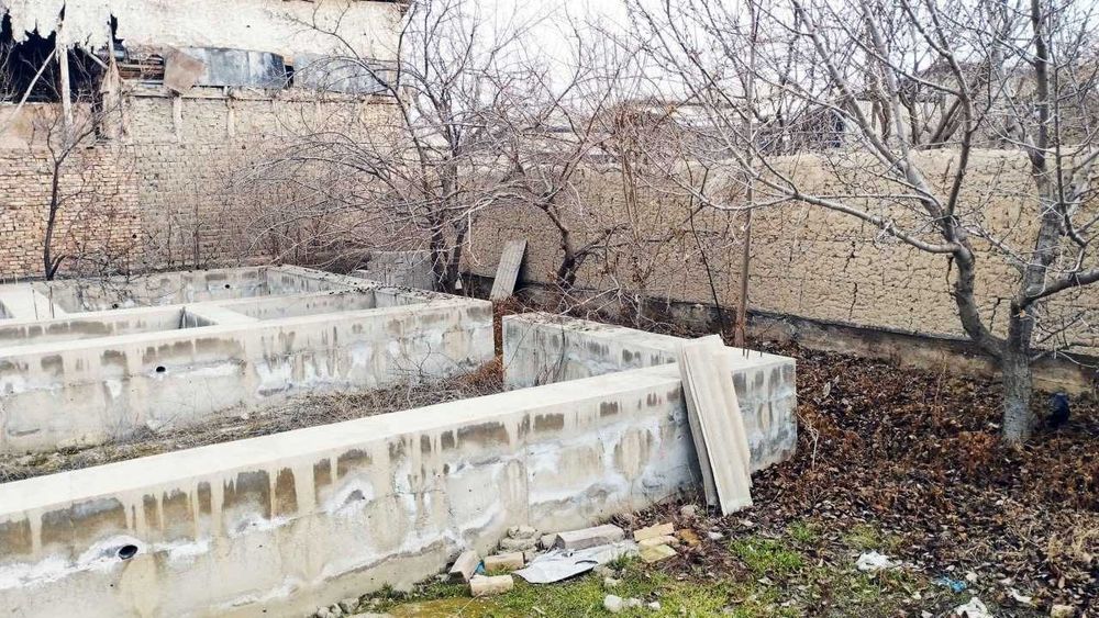 Oq ariq masjididan 600 metr 4 sotik yer uchastkasi sotiladi