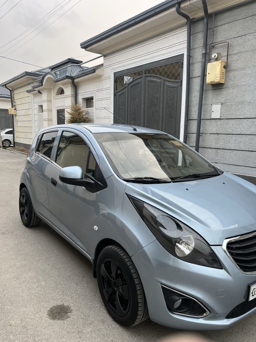 Спарк 2013 йил м/т сотилади