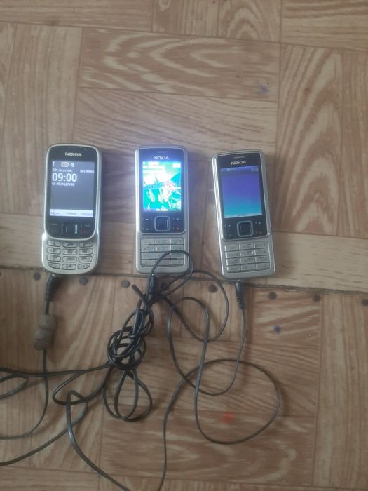 Продам телефоны  6300