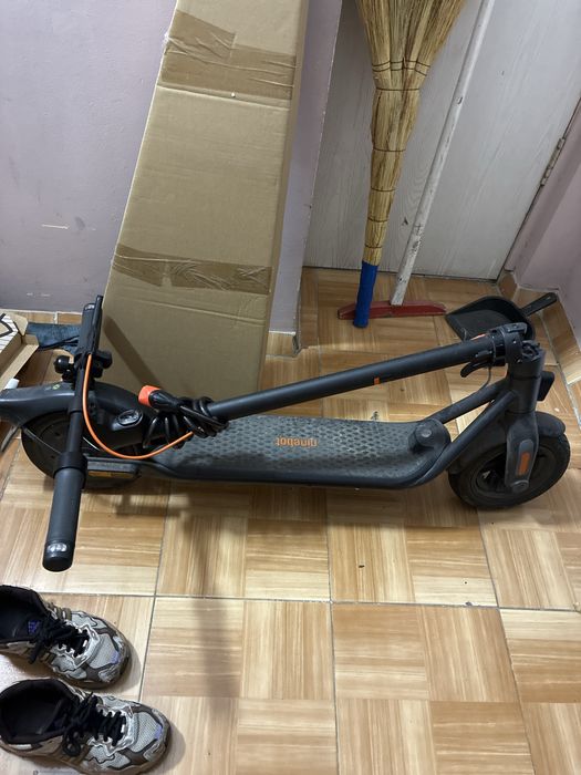 Ninebot f2 plus.
