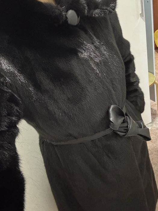 Прдам норковую шубу 200000