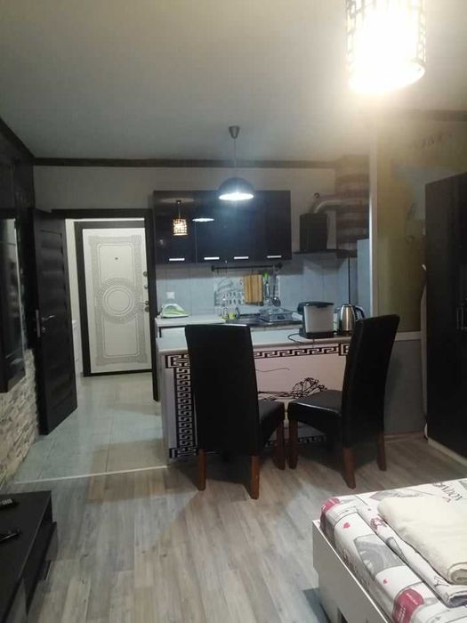 Дава се под наем Двустаен апартамент в Бургас, Възраждане - 43 кв.м за 408 € - Снимка #1