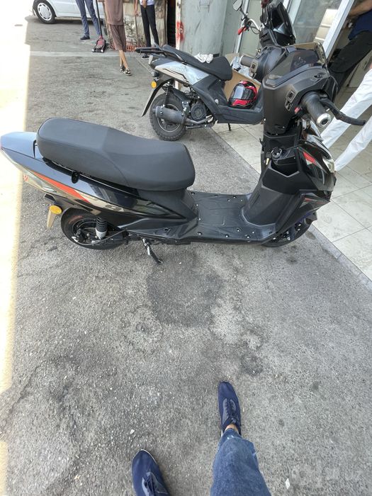 Tesla skuter 72V32 A uselini qilinvoti akumlaytori