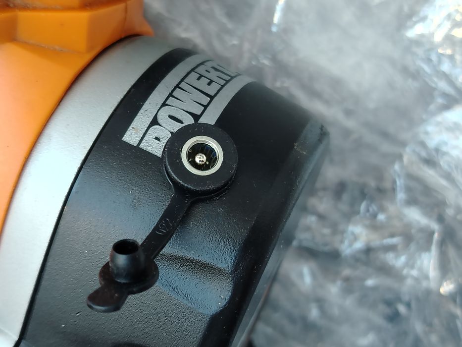 Foarfeca cu acumulator pentru gard viu  wg250e  WORX. Are acumulator nou