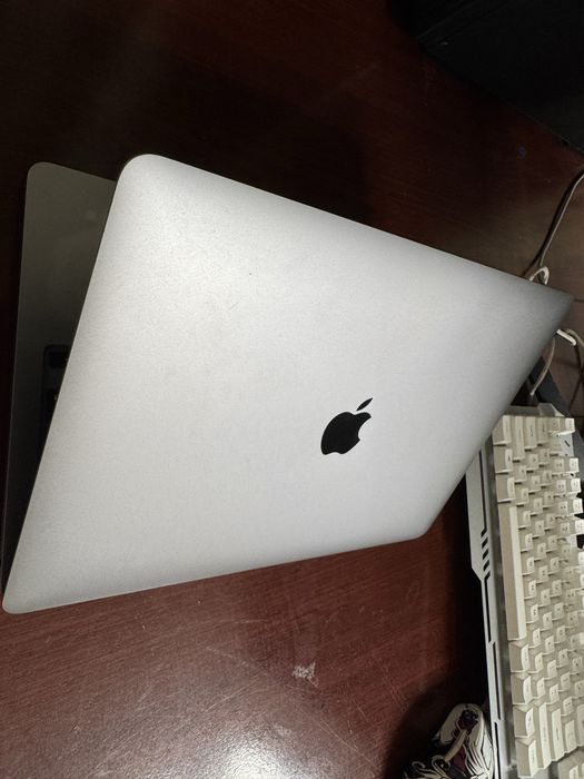 MacBook pro сатылады 150