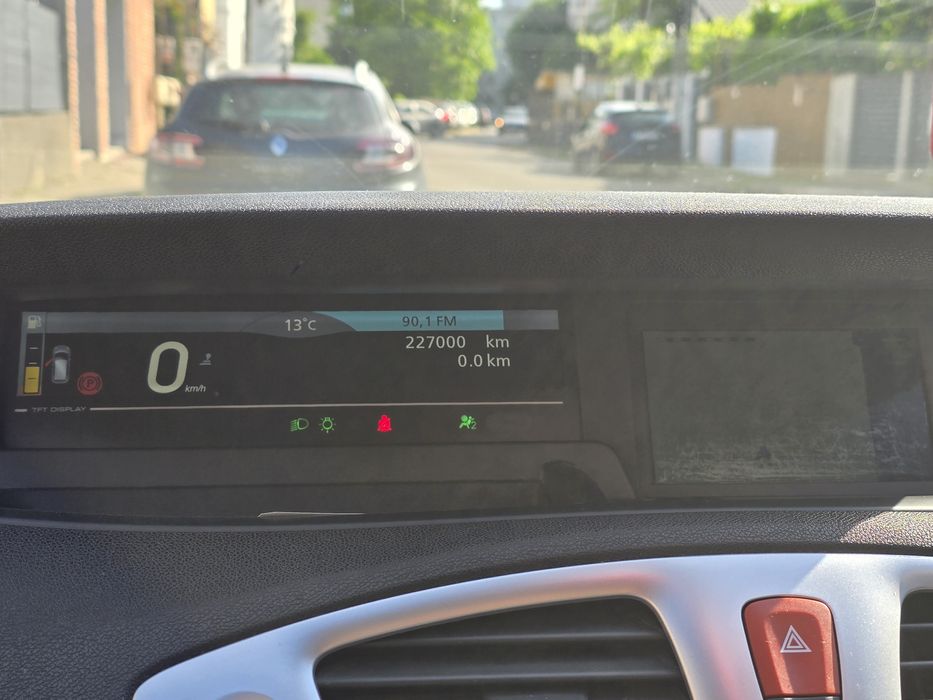 Renault Grand Scenic 2010 1.9 7 locuri