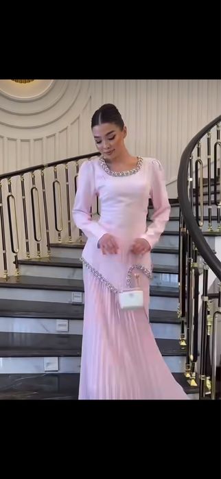 Продам платье надевалось один раз