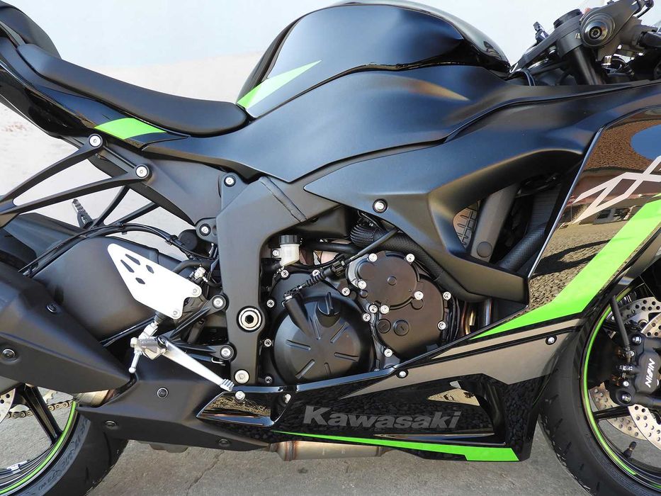 Lichidare Motocicleta Kawasaki NINJA ZX-6R 2025 | Rate | Leasing