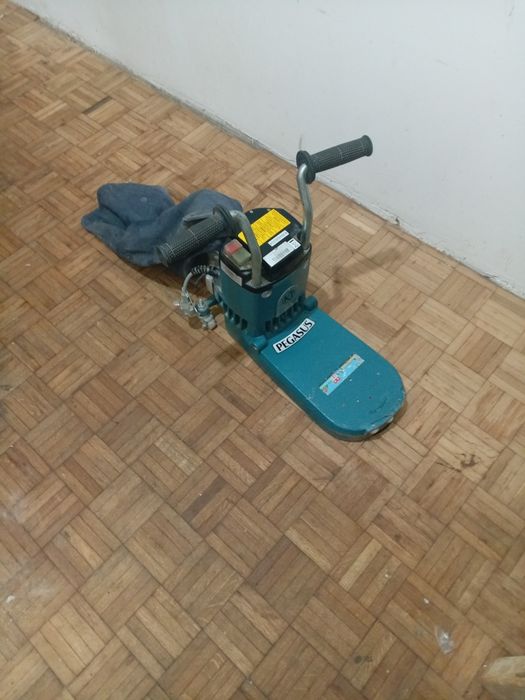 De vânzare mașina de rașchetat parchet de margine