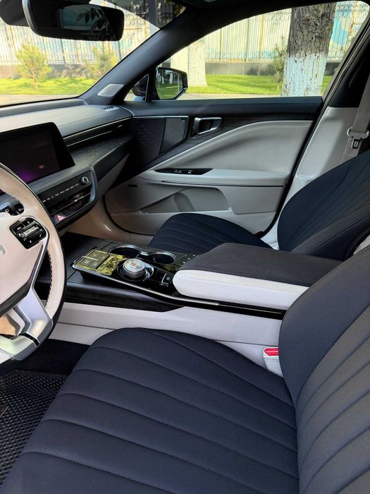 Kia k8 с пробегом 39000 маш чистая шумка, бронь пленка, Michelin балон