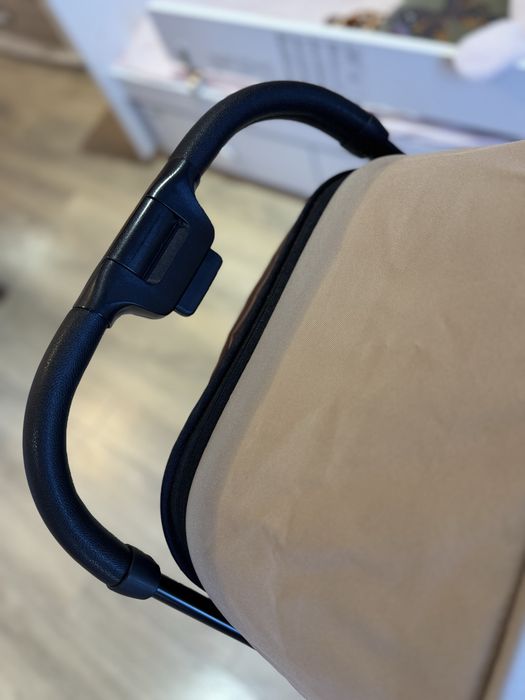 Детска количка Easywalker Jackey – Лекa, компактна и с автоматично сгъване