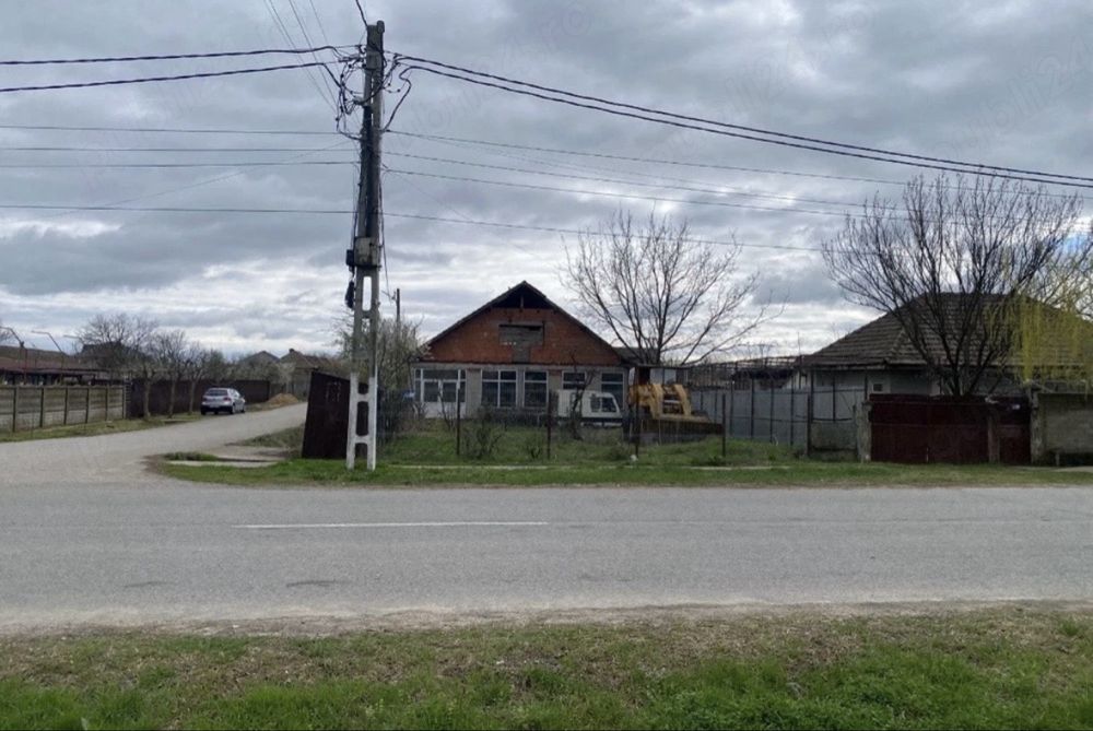 Inchiriez cladire 400mp+teren400mp. Locatie Gârla Mare