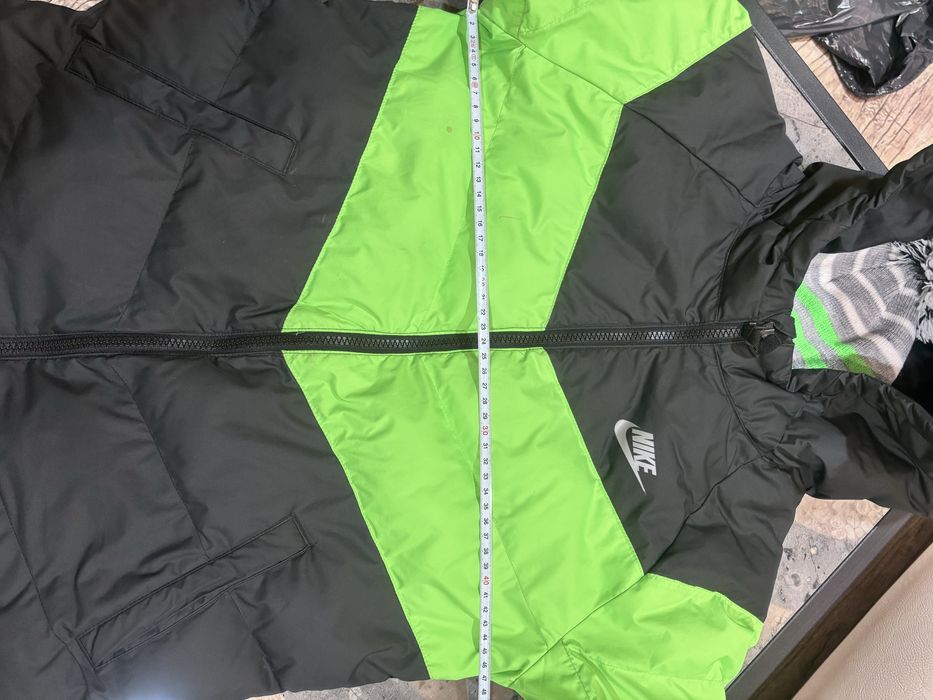 Капитонирано зимно яке Sportswear с качулка и вата, Черен/Електриковозелен,