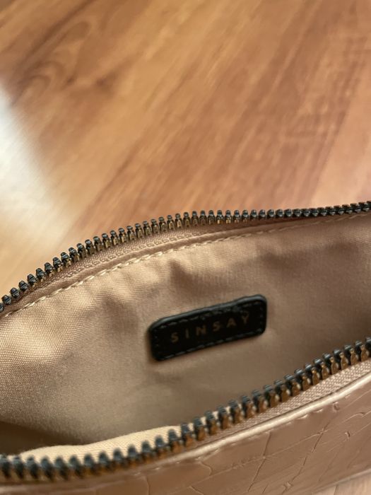Бежова дамска чанта