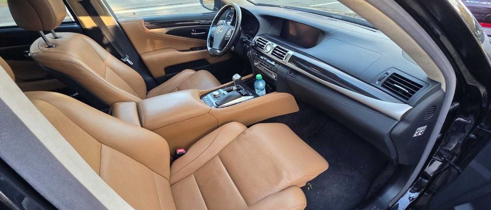 Vand Lexus LS 600h V8 Hybrid - an 2015, 156000km, in stare excelentă