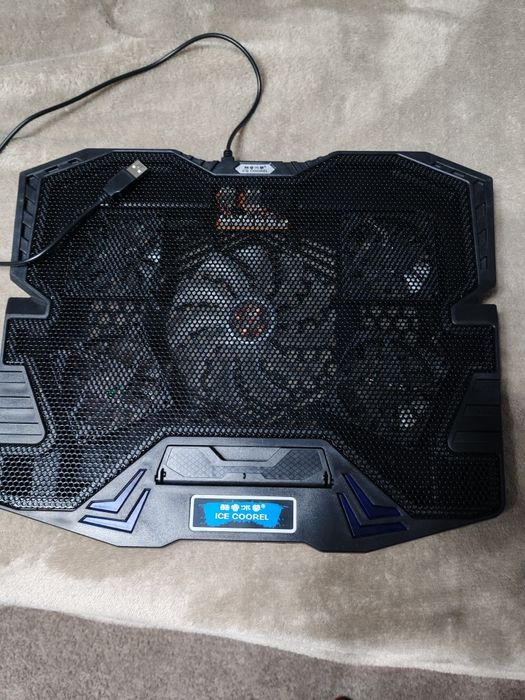 Охлаждающая подставка для ноутбука