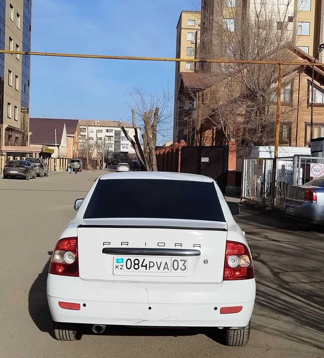 Продам приору седан