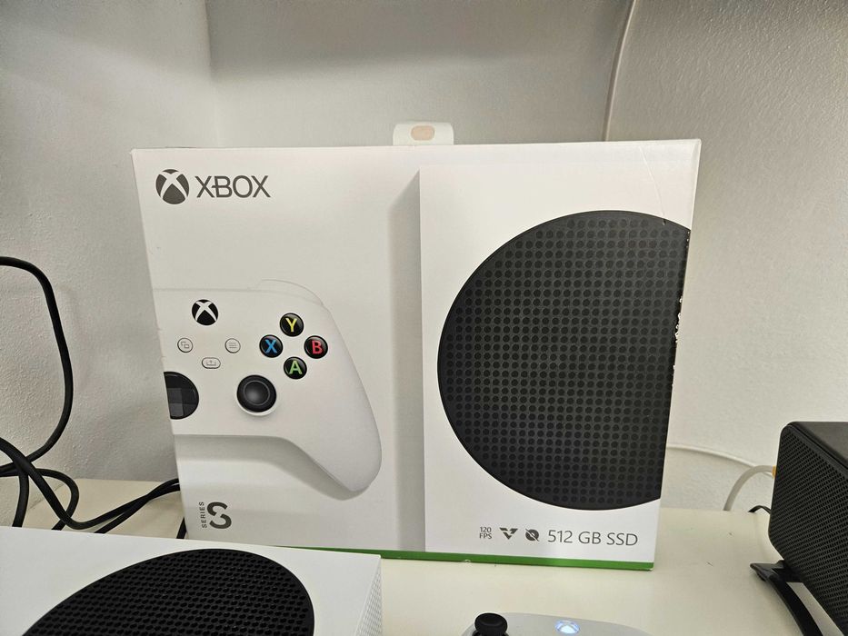 Consola Xbox S nou in cutie