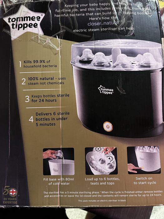 Стерилизатор за бебешки шишета и биби Tommee Tippee