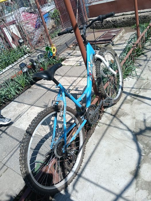 Vând bicicletă 500lei negociabil