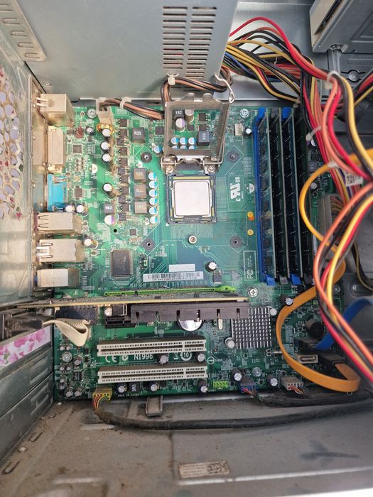 Curațare/pasta/asamblari pc/laptop