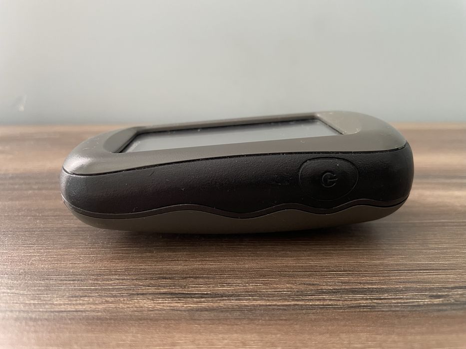 Продаю GPS-навигатор Garmin Oregon 550