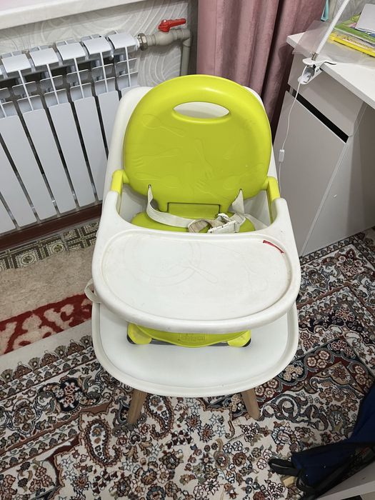 Продается настольный  стульчик для кормления