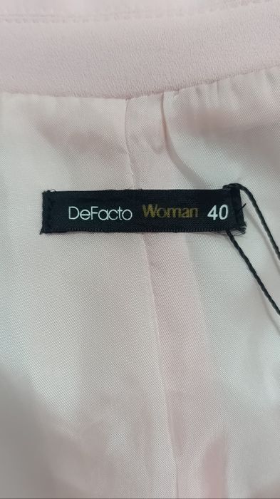 Пиджак женский розовый DeFacto