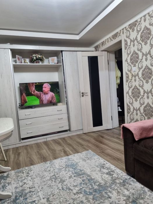 Продаётся 1-комнатная квартира в центре Чирчика