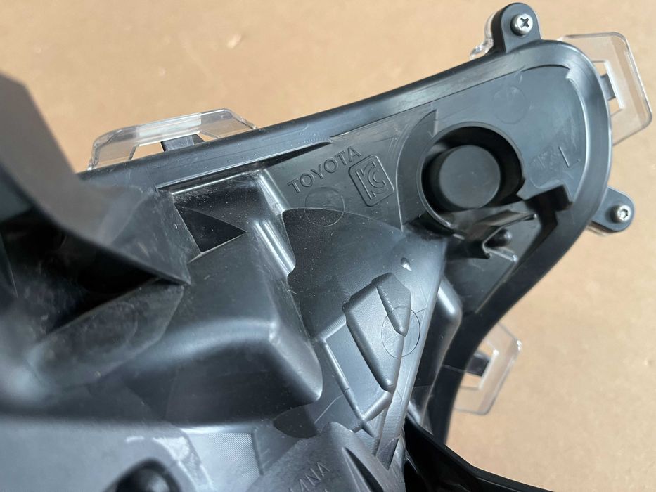 Ляв фар Тойота Рав4 2019/2023 Toyota Rav4