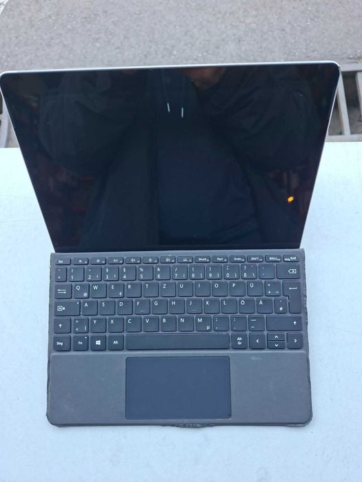 Мини лаптоп Microsoft Surface Go