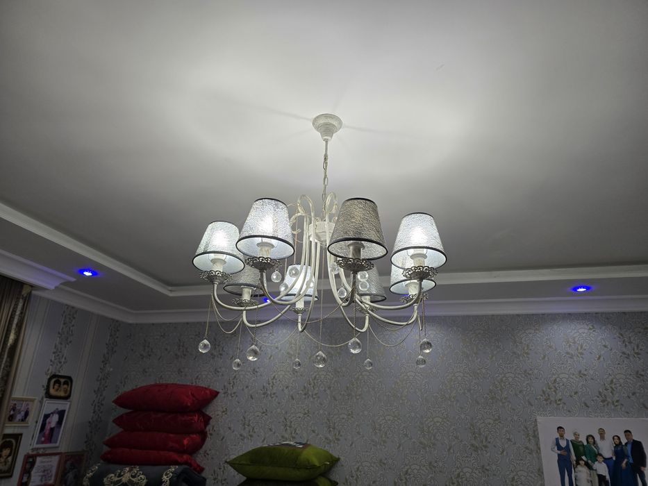 Люстра  для дома очень красивый