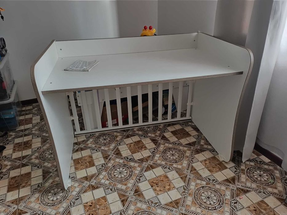 Vând pătuț bebe in stare f. bună.