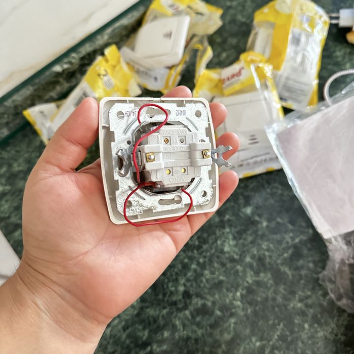 Продам включатели и розетки