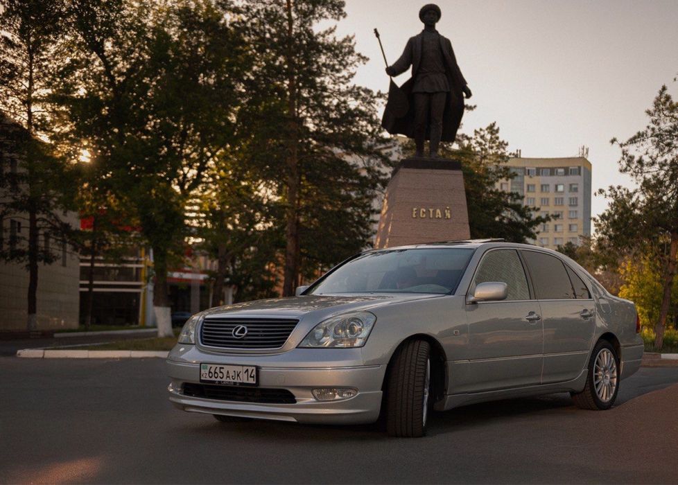Продам Lexus LS430