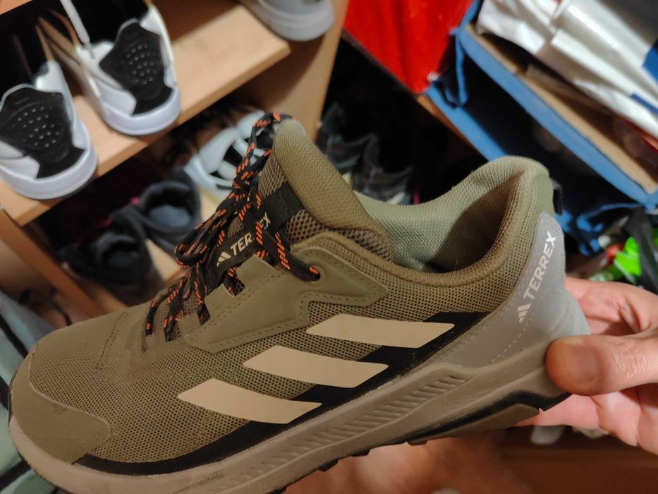 Много запазени маратонки Adidas Terrex
