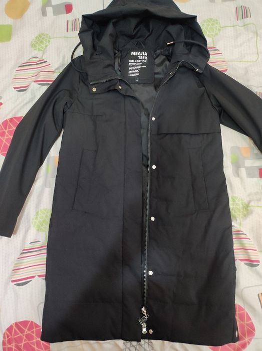 Продам куртку на девочку подростка