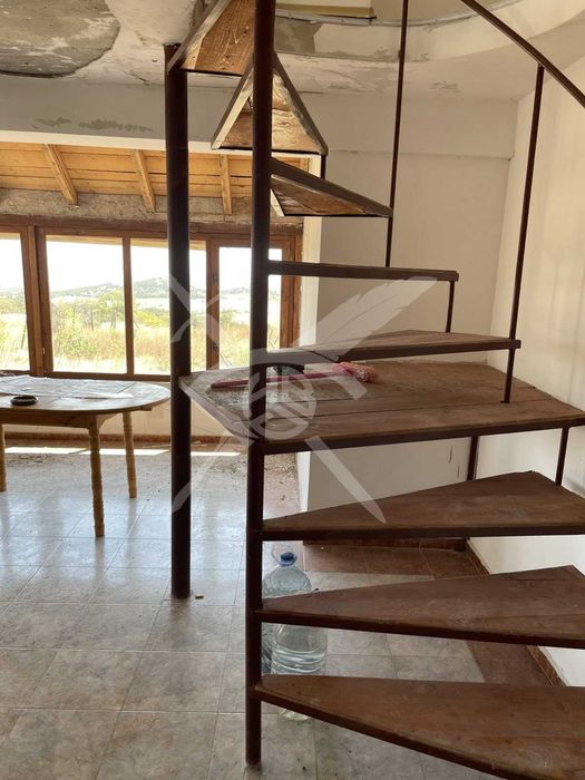 Къща с прекрасна гледка в село Изворище!