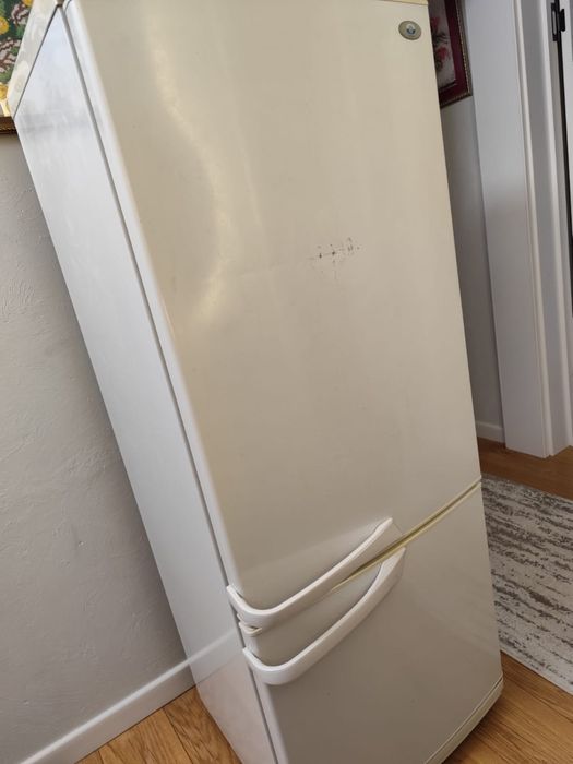 Холодильник рабочий 30000 тенге