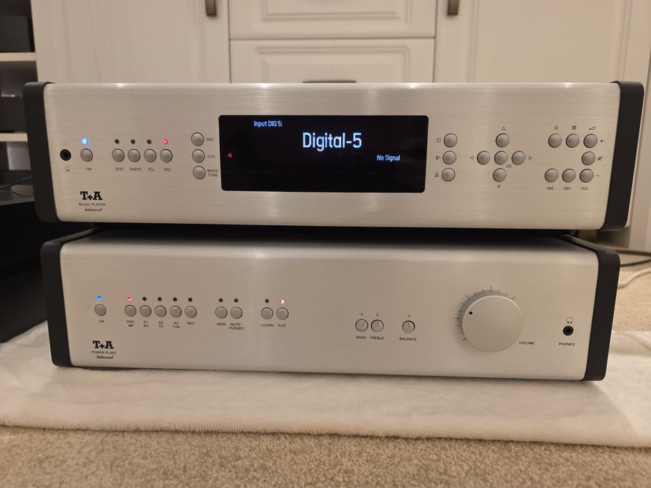 Vând un super sistem T+A Music Player Balanced și Power Plant Balanced