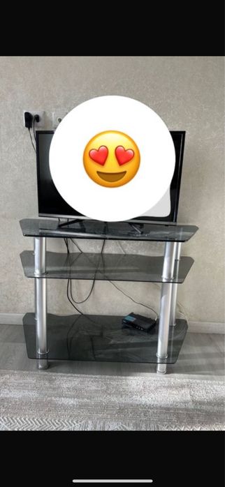 Продам телевизор с тумбой