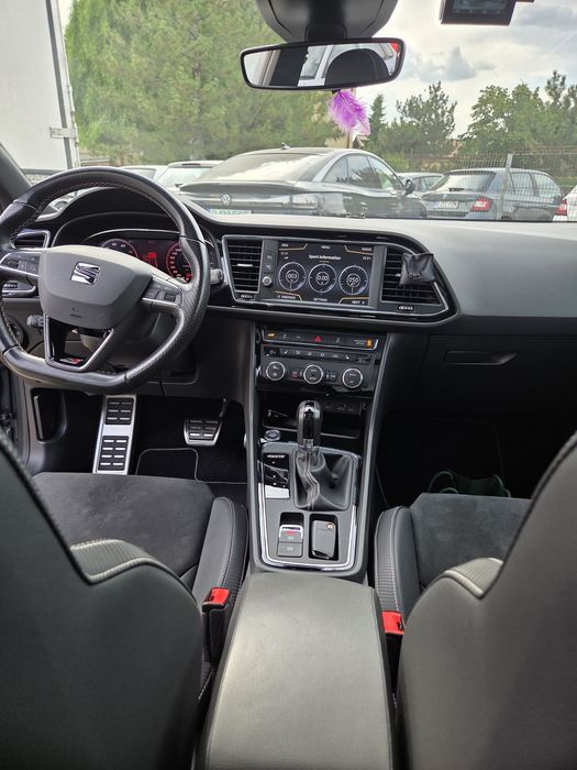 SEAT Leon CUPRA 300 Carbon Edition