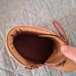 Номер 37,5 Нови дамски боти от естествена кожа