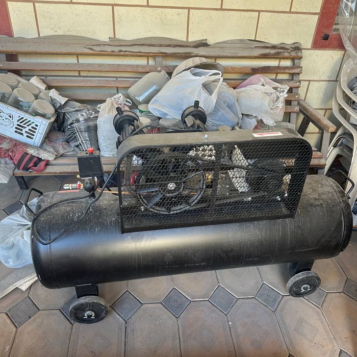 Компрессор сотилади