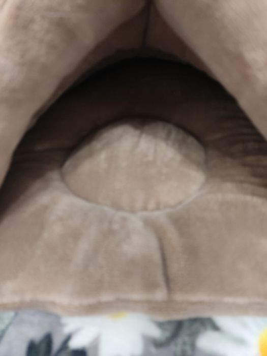 Продам домик - лежанку для котят.