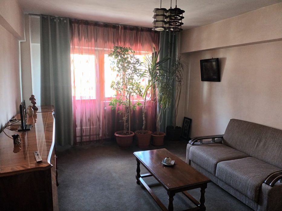 Închiriez apartament cu două camere  decomandat in regim hotelier  etaj 2 cart Craiovita Noua zona Materna