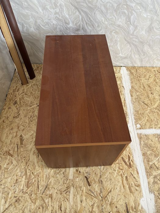 Тумба под телевизор продам………….