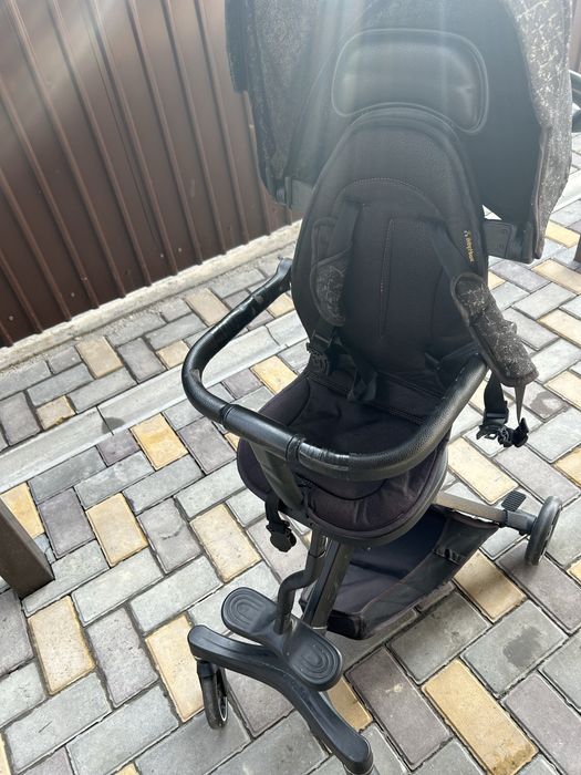 Детская прогулочная коляска