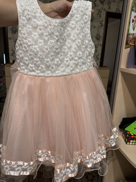 Платье . Платье на 5-6 лет